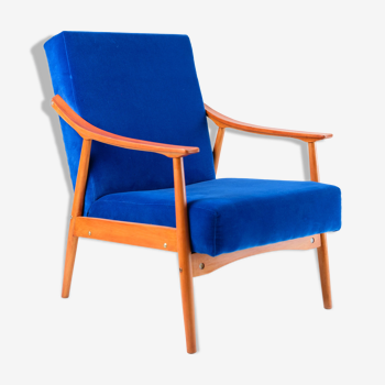 King blue armchair