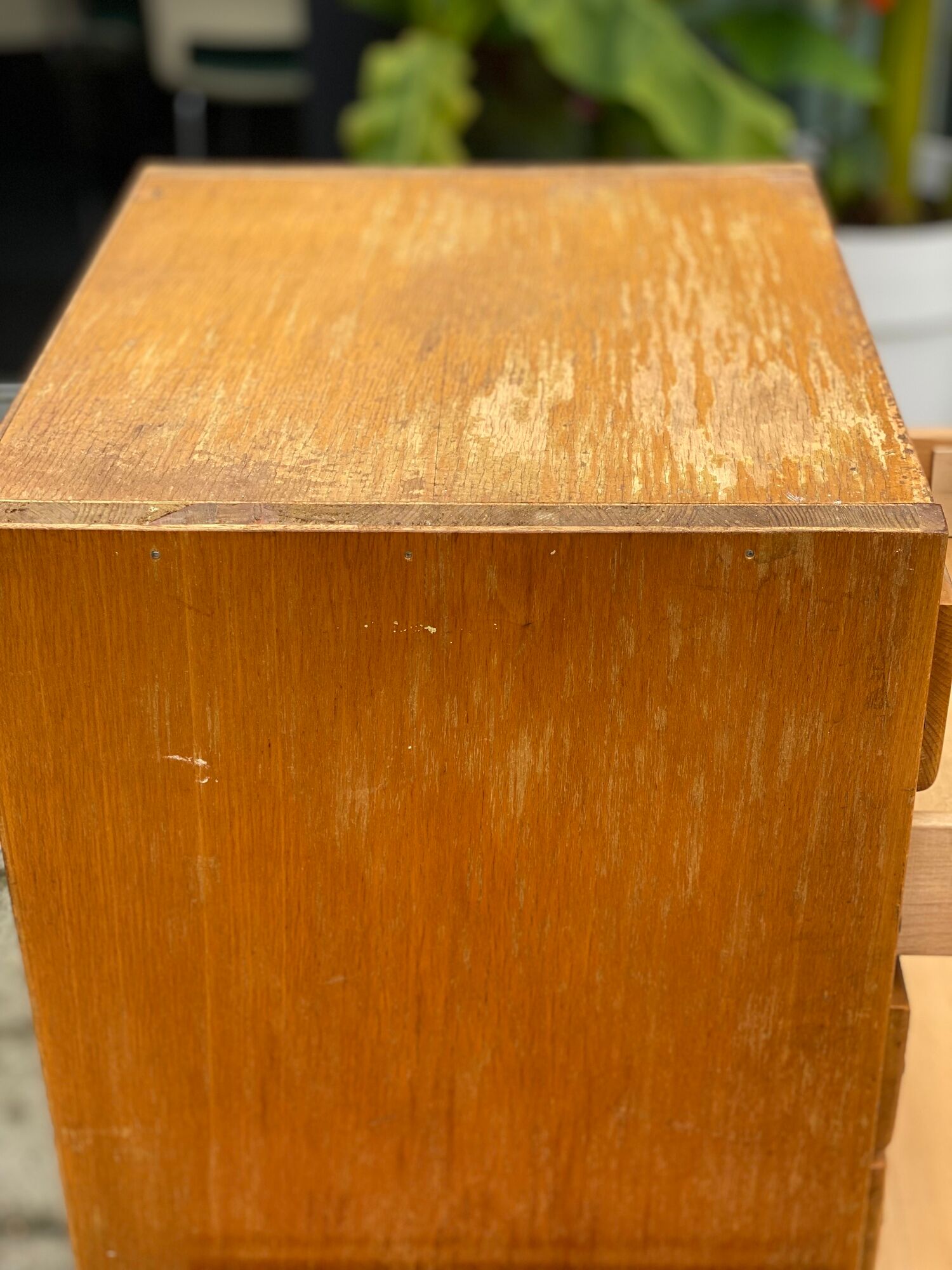 Trio vintage d’armoires en bois de pin allemand