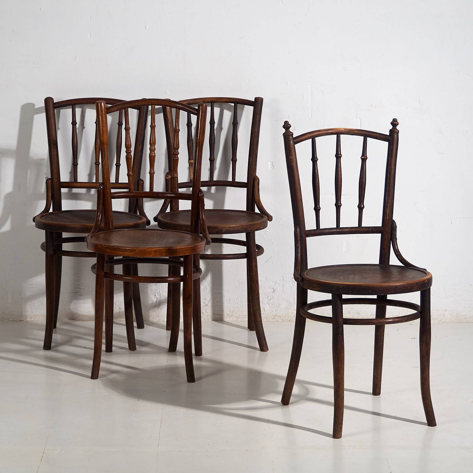 Antique Viennese-style chairs (circa 1920). Set of 4, no. 4