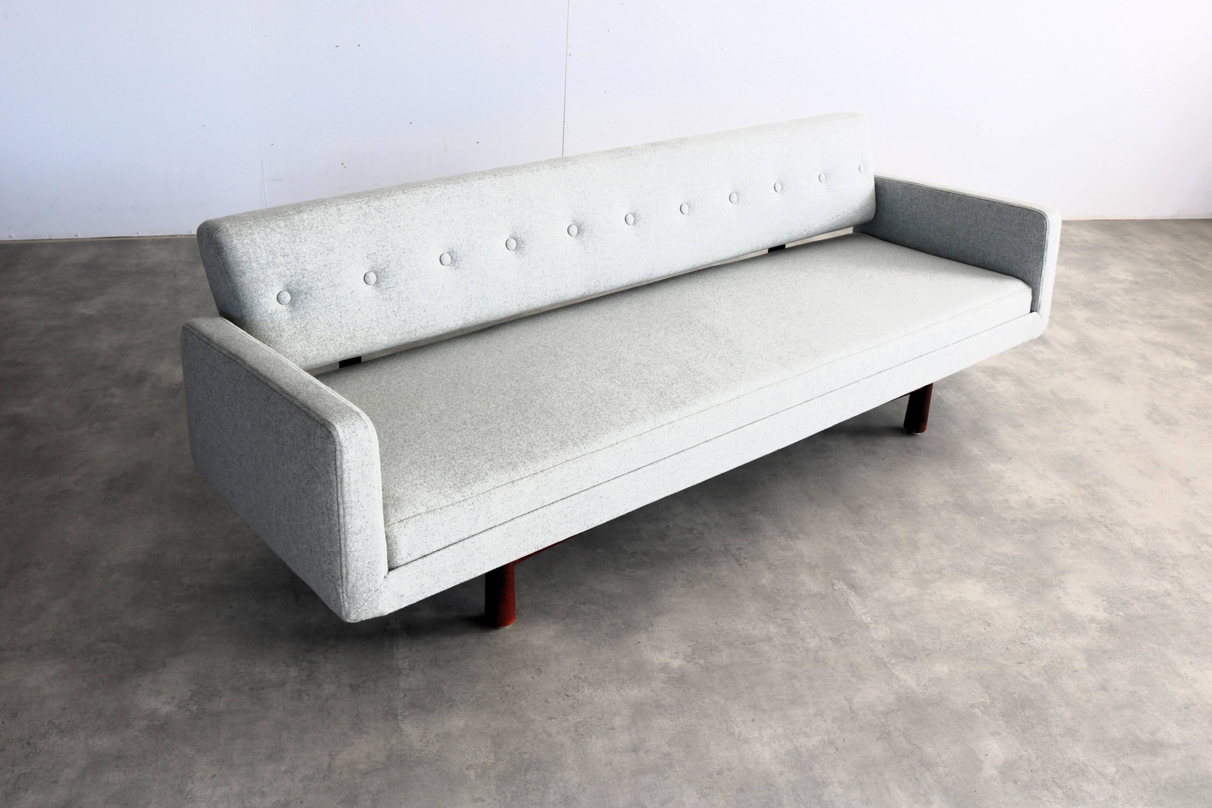 Rare sofa by Edward Wormley model "New York"