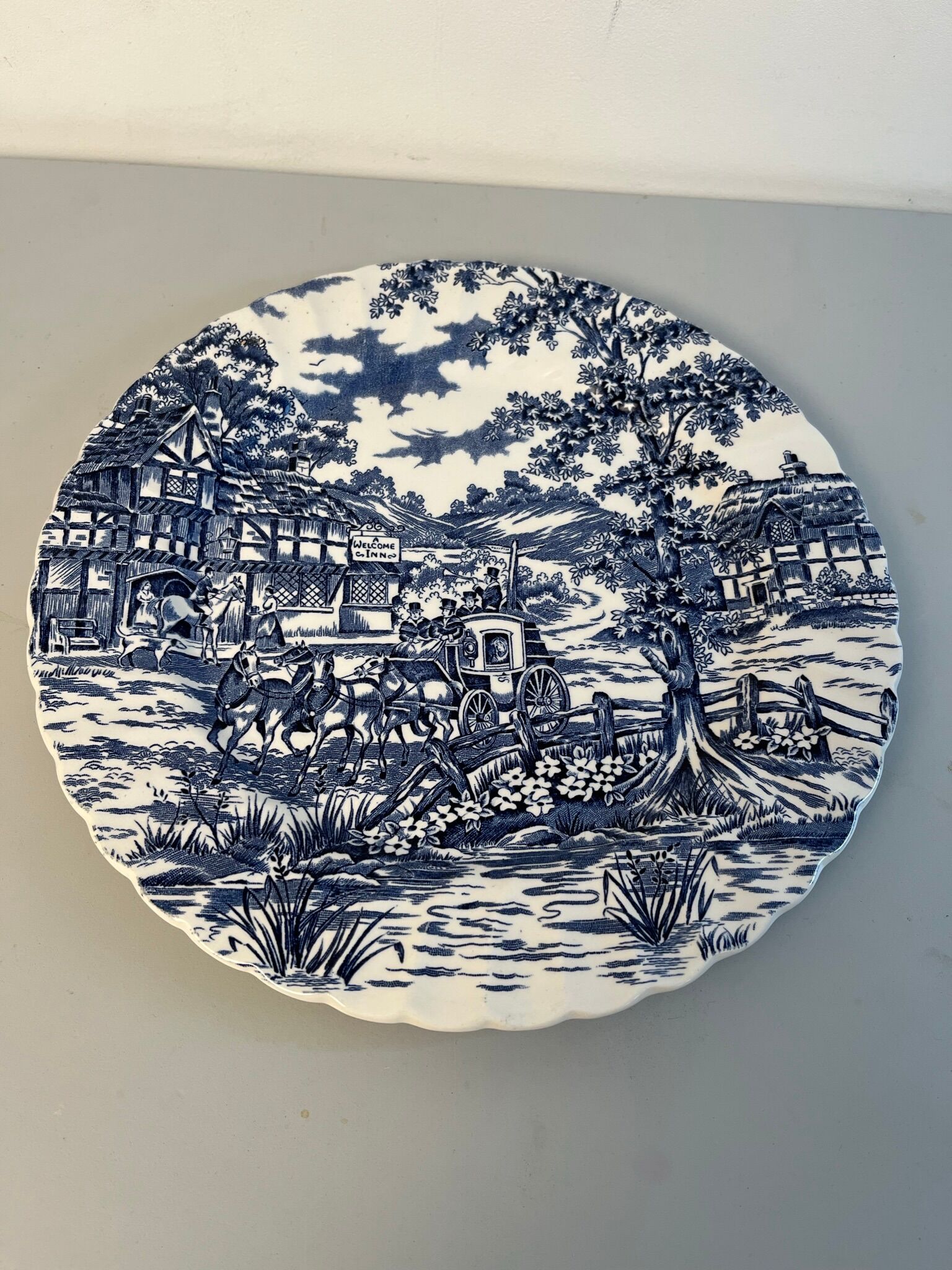Flat plate country décor 60s