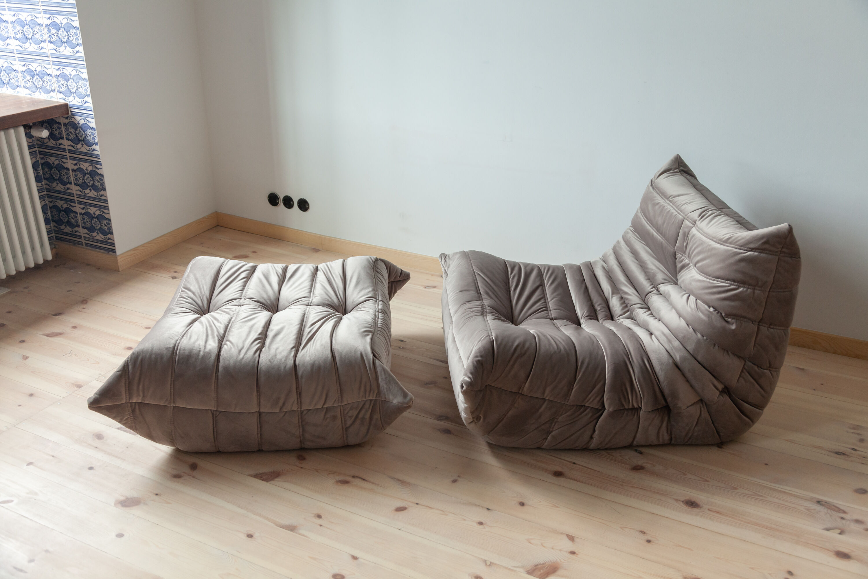 Togo armchair and ottoman model designed by Michel Ducaroy 1973