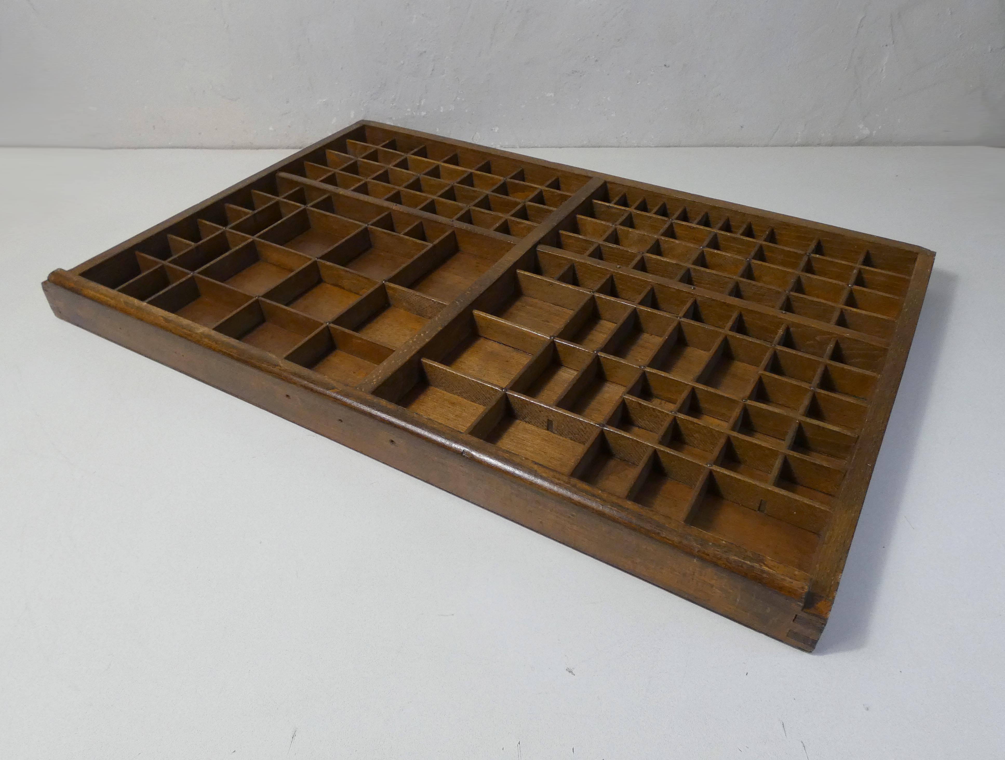 Old printing locker shelf in Trinket