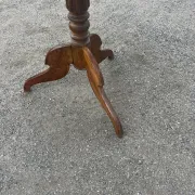 Antique round mahogany guéridon – Tripod central leg – 19th century