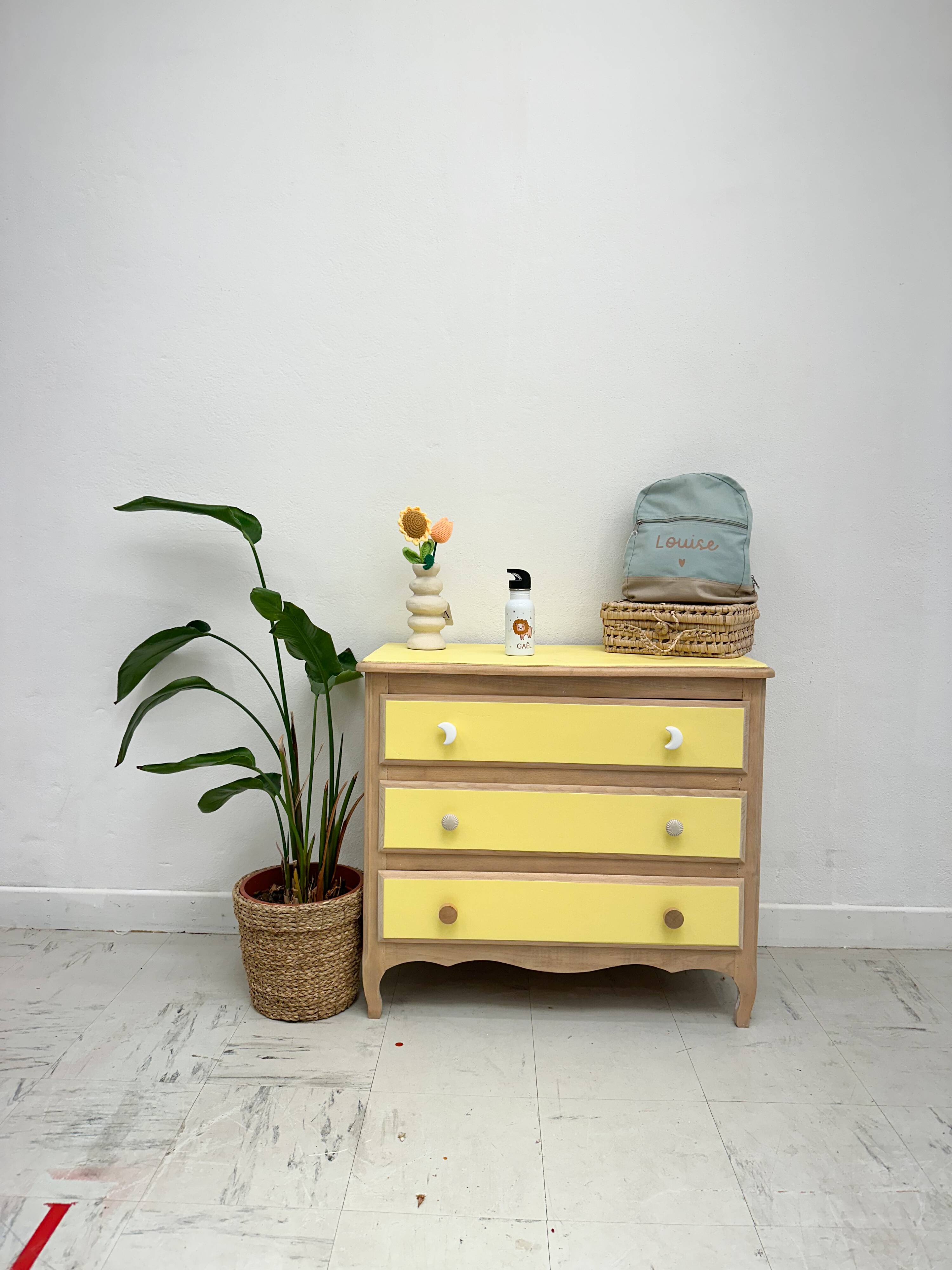 Banana Commode
