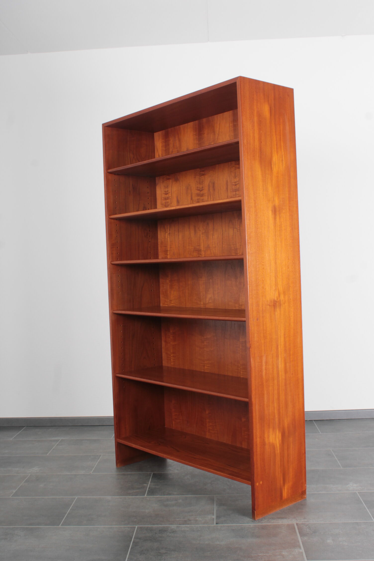 Teak bookcase RY8 by Hans J. Wegner