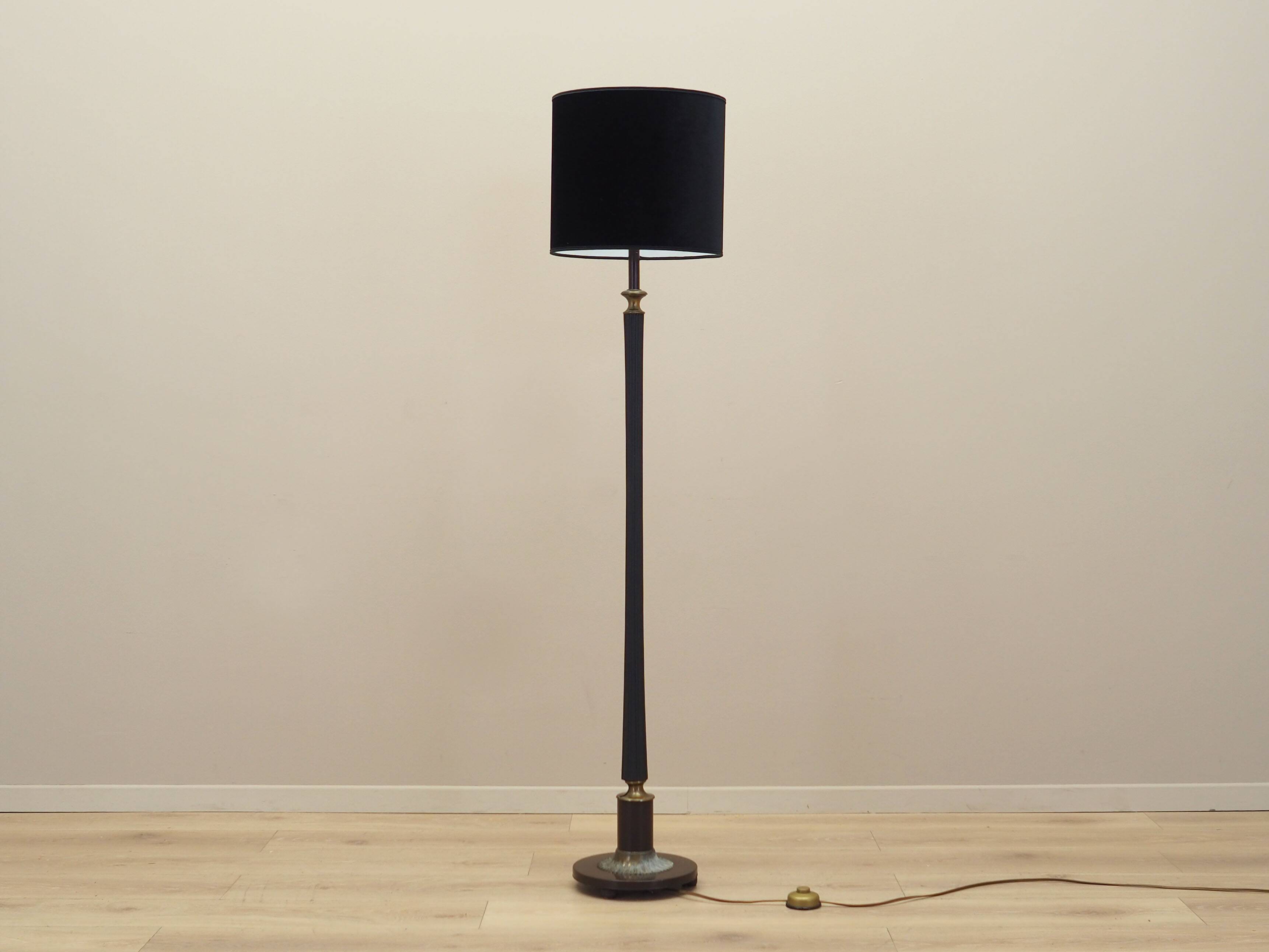 Lampadaire, design danois, années 1970, production : Danemark