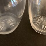 Set de 2 carafes ou pichets en métal argenté et cristal