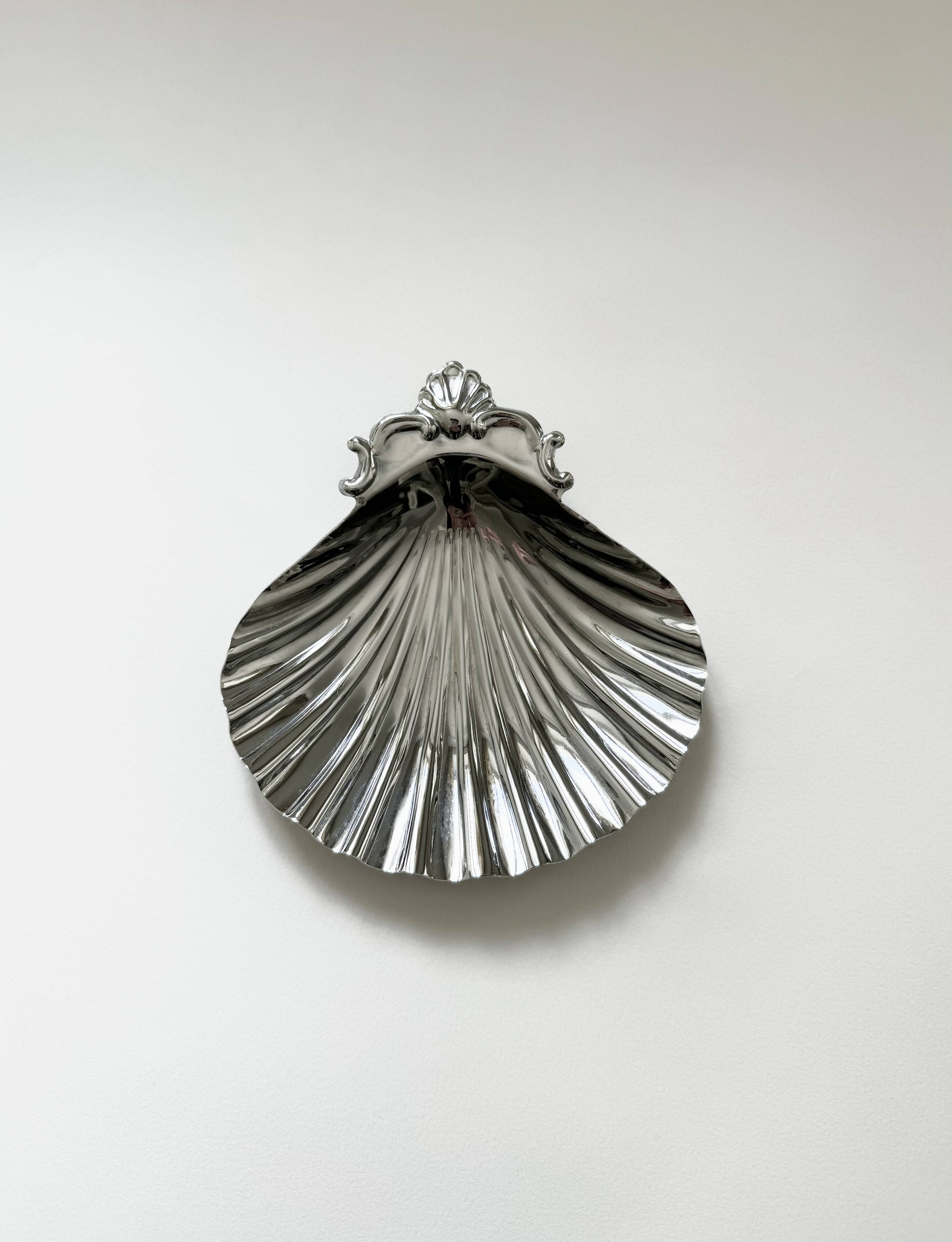 Shell cup
