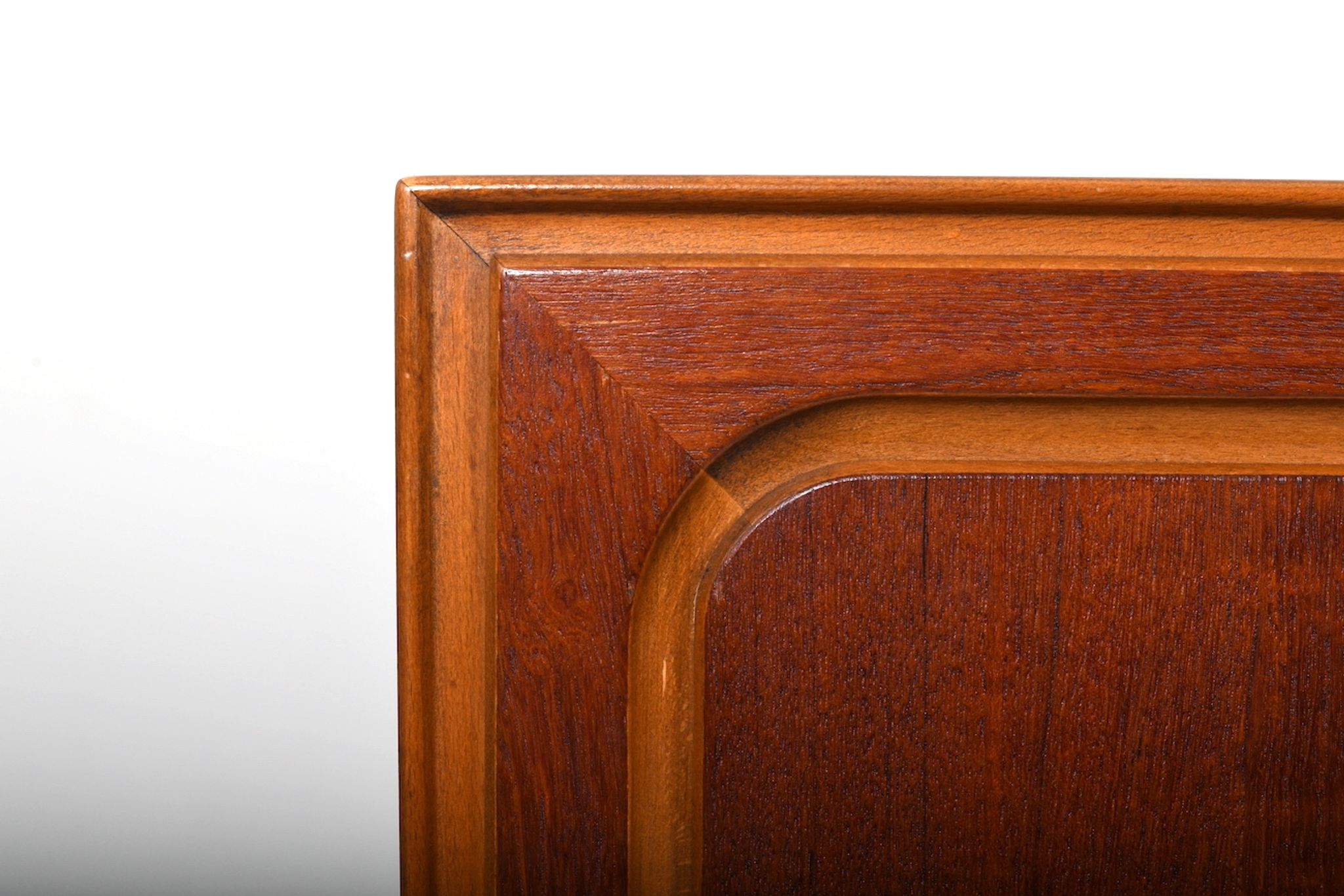 Armoire en teck danois et en bois de bouleau du milieu du siècle