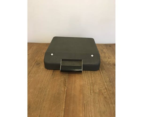 Old-typewriter Empire Aristocrat gray