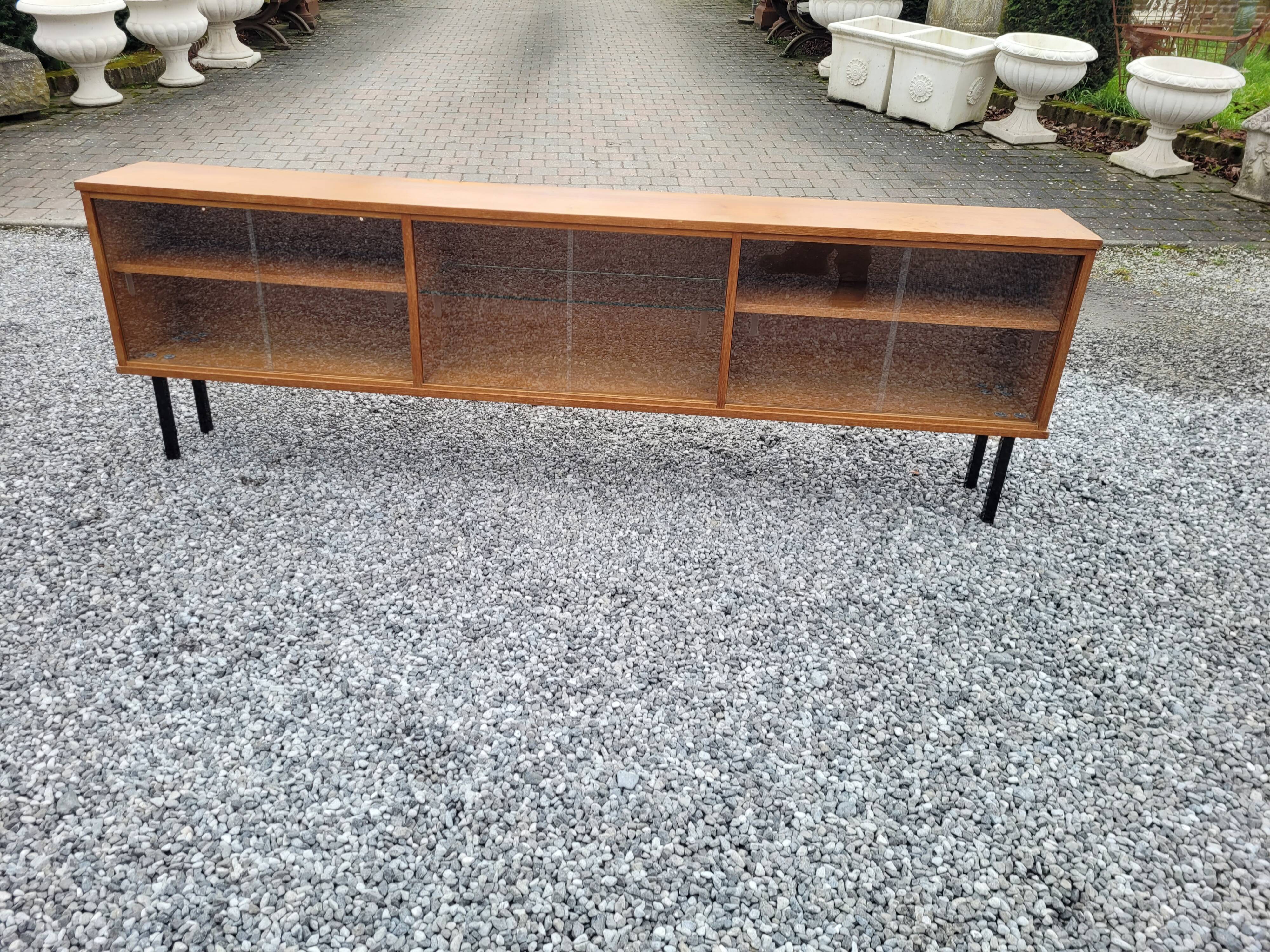 Enfilade vitrés vintage des années 60 en chêne
