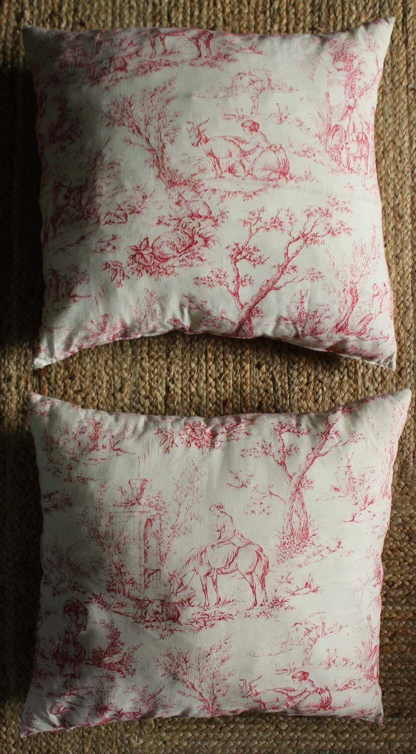 Paire Coussins Toile de Jouy rose ancienne