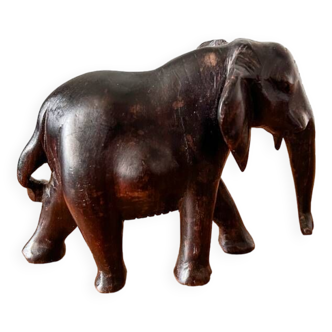 Éléphant en ébène