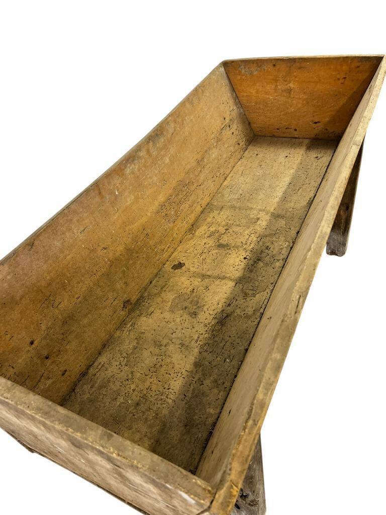 Trog / vintage wooden box on legs