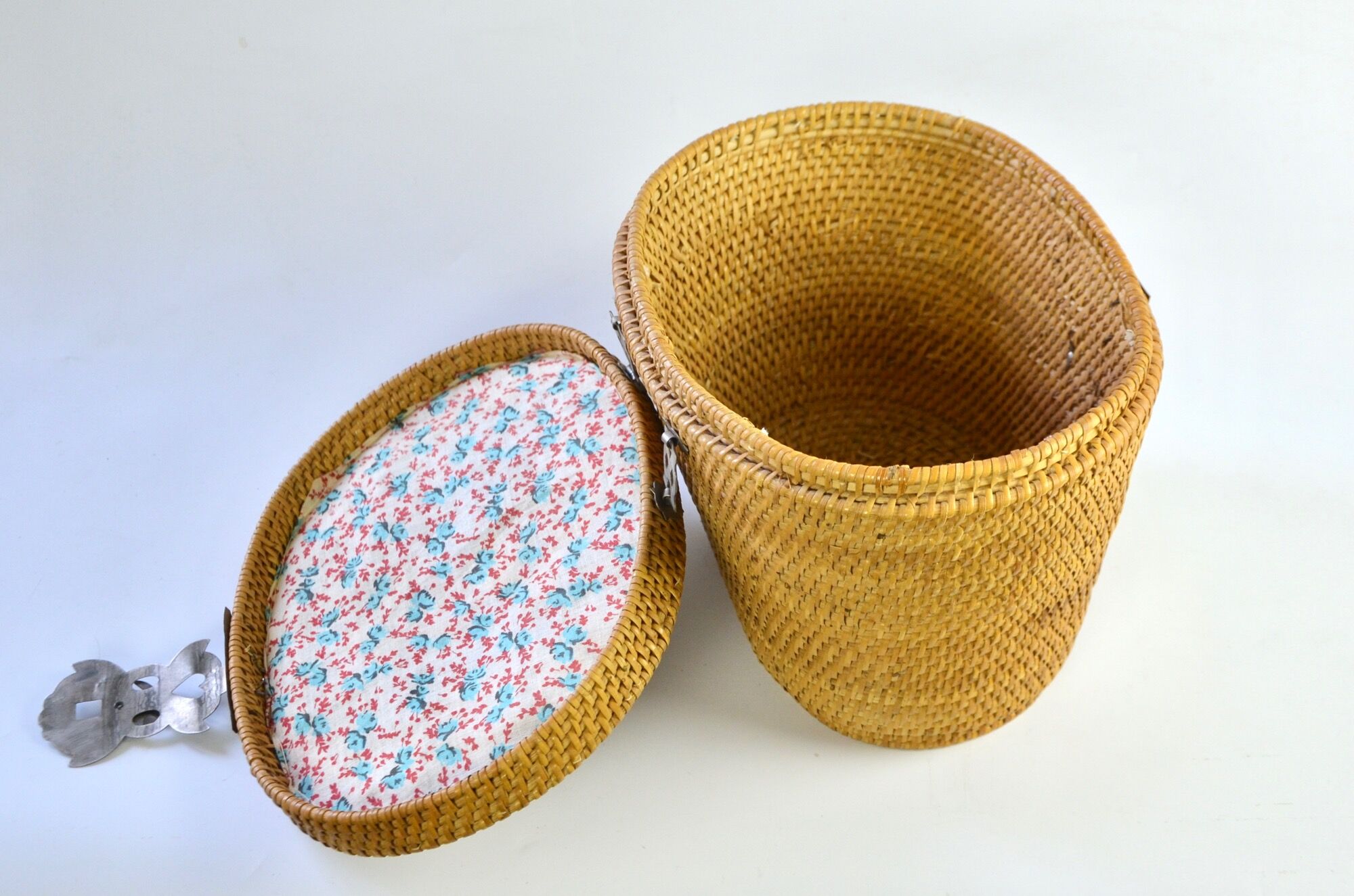 Chinese wicker tea basket