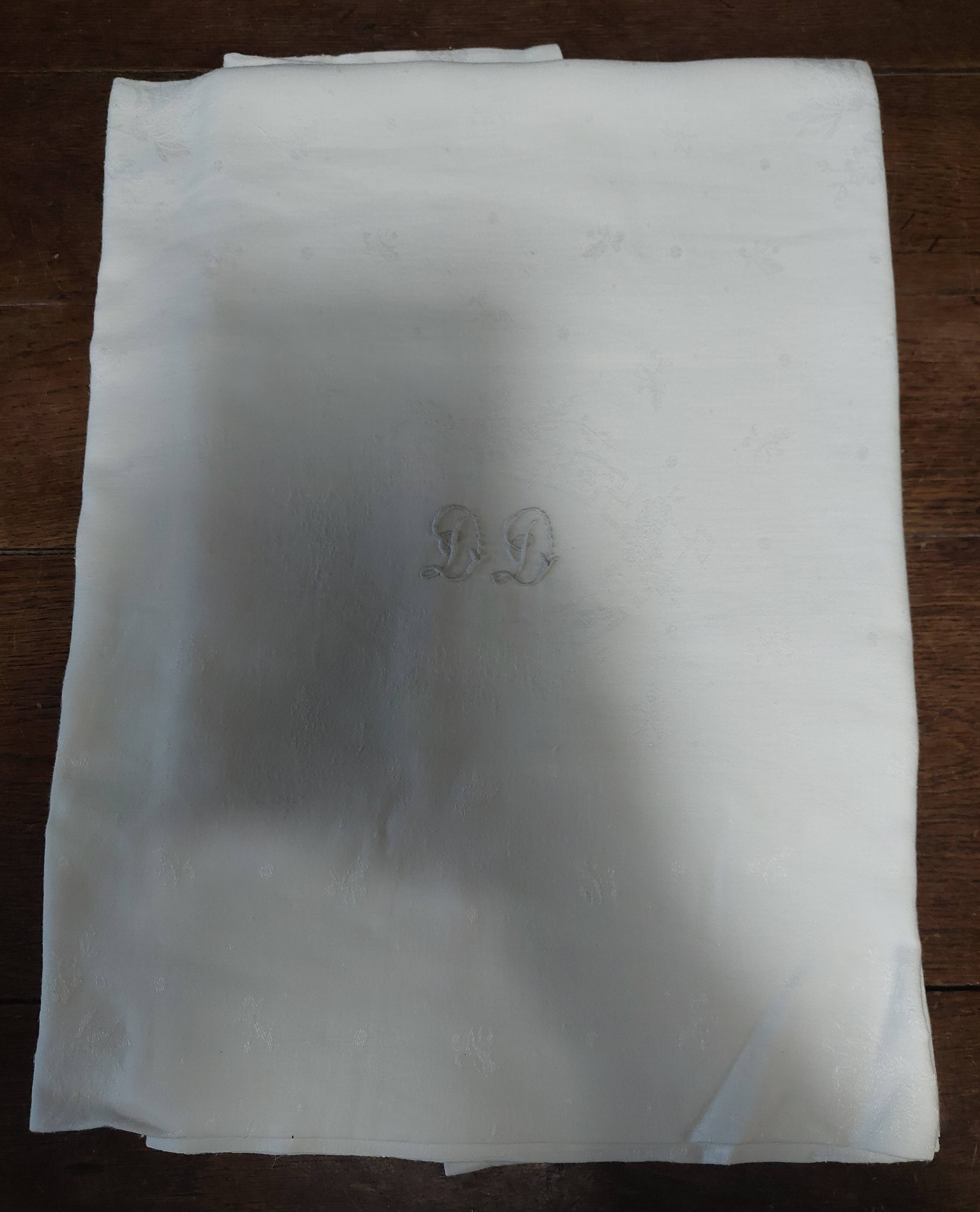 Damask cotton tablecloth monogrammed DD 150 x 220 cm