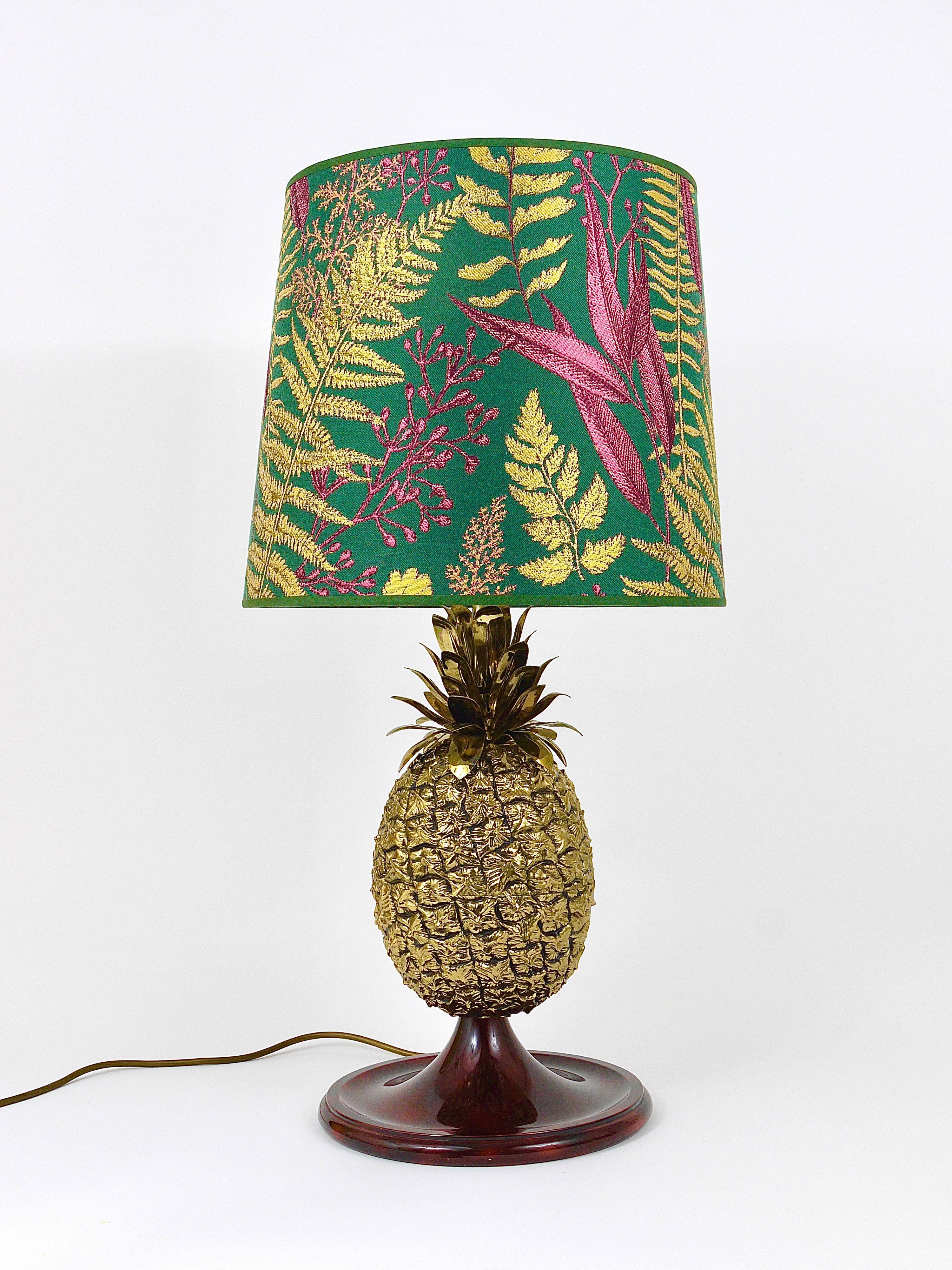 Hollywood Regency pineapple table lamp in brass by Mauro Manetti, Italy, 1970s.