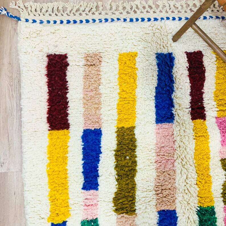 Handcrafted Moroccan rug decorated 200cm x 300cm