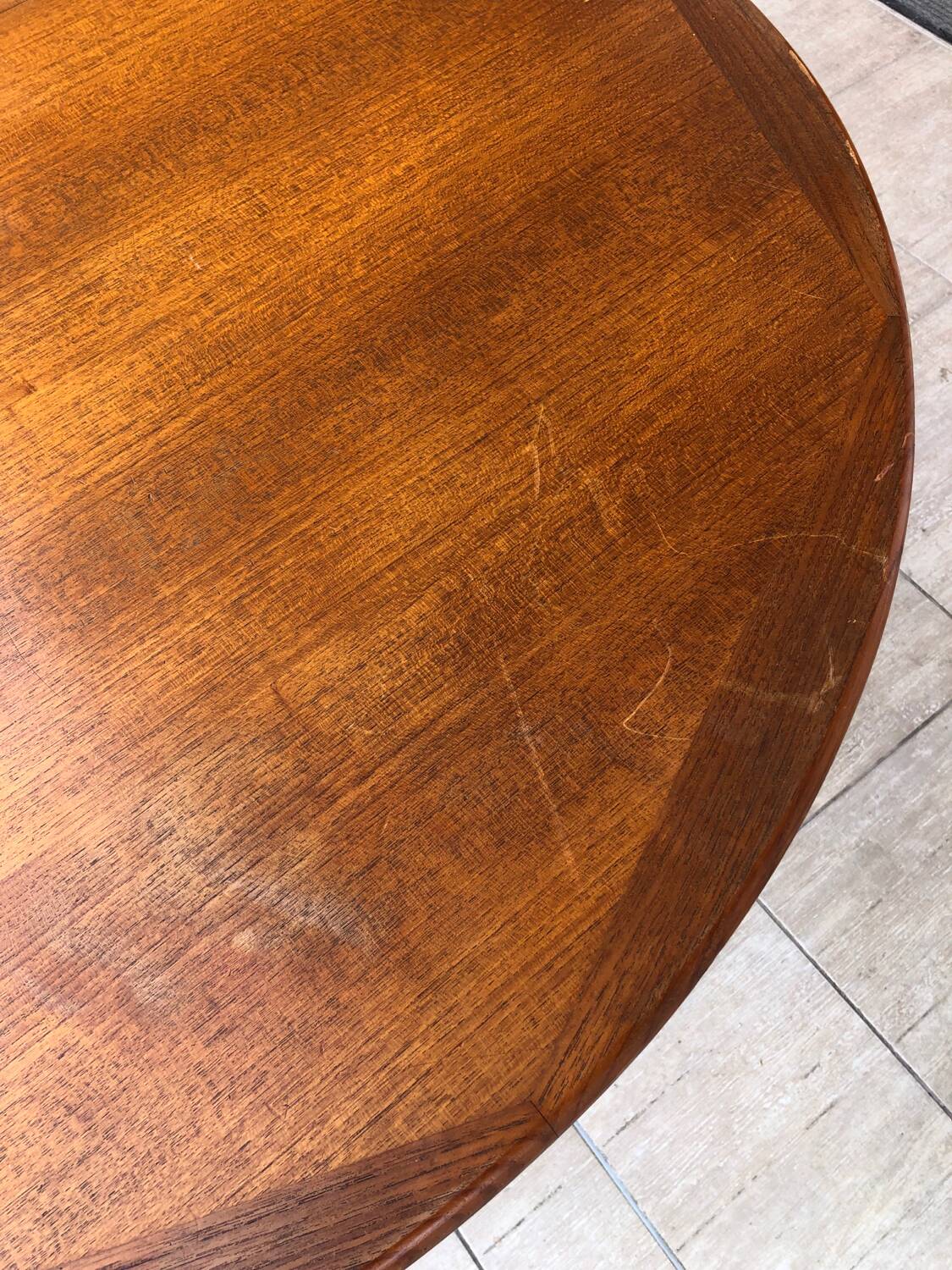 Baumann oval table in solid teak