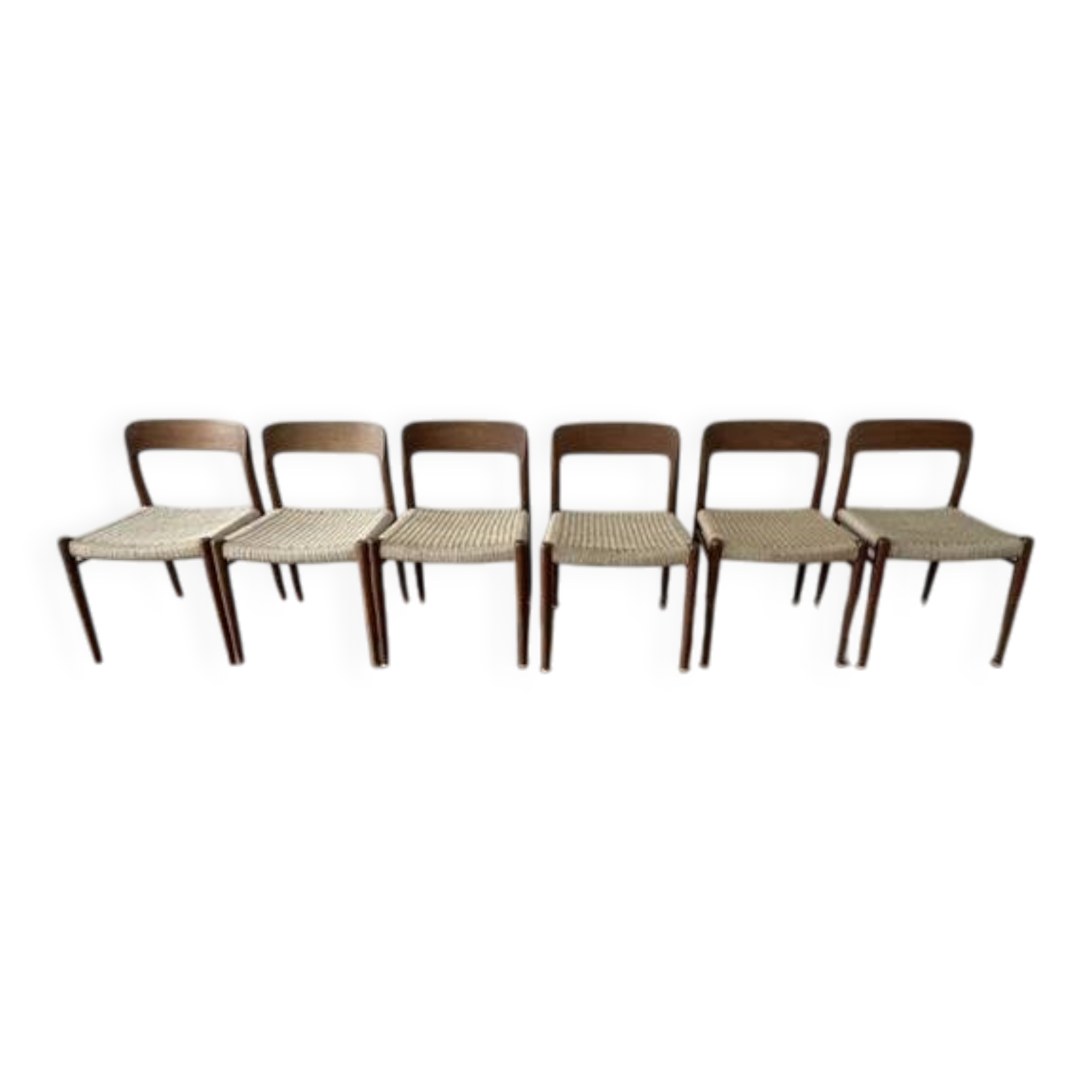 Møller 75 chairs