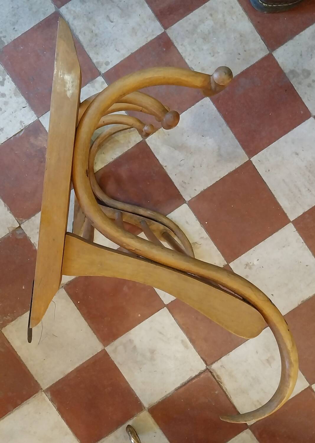 Wall-mounted coat rack