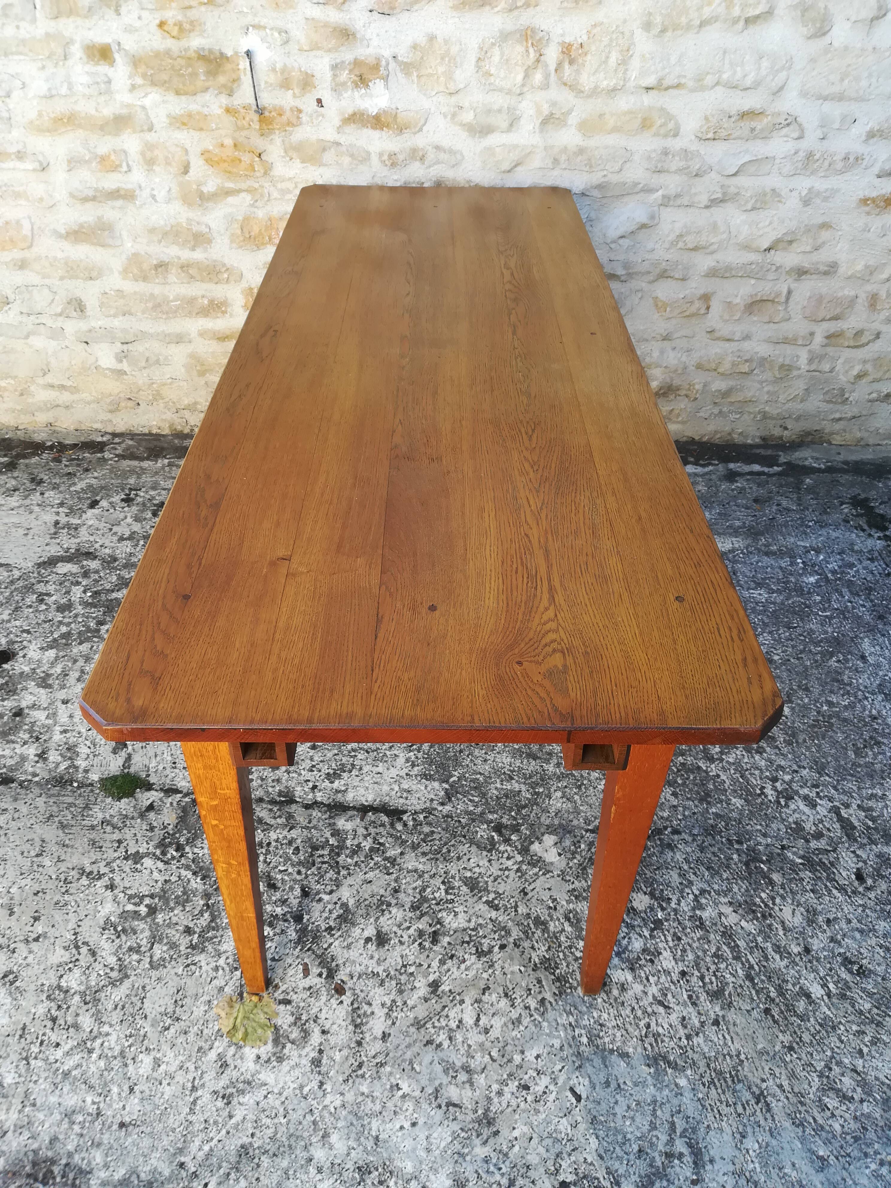 Oak table with two extensions