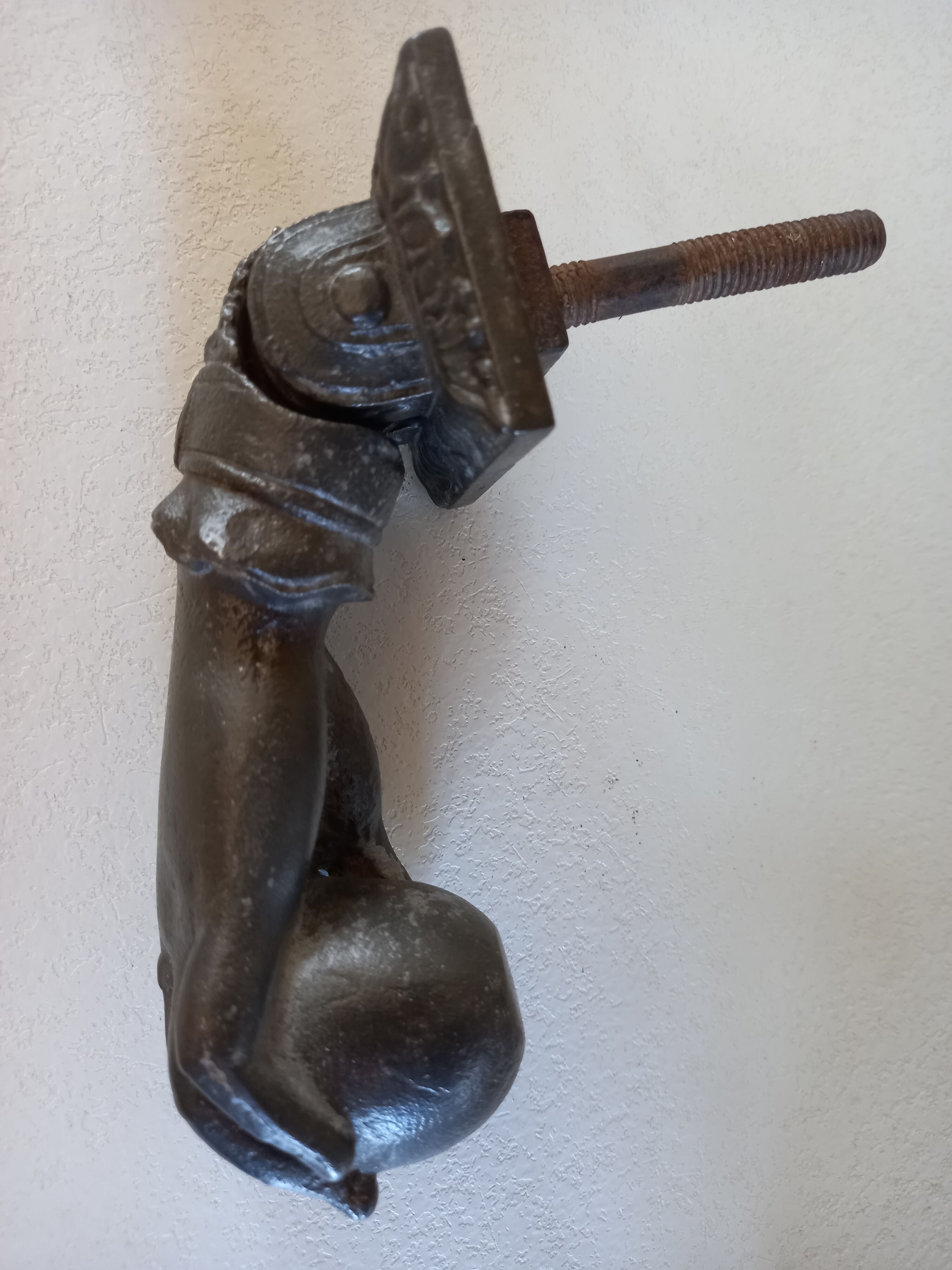Heurtoir ancien en fonte
