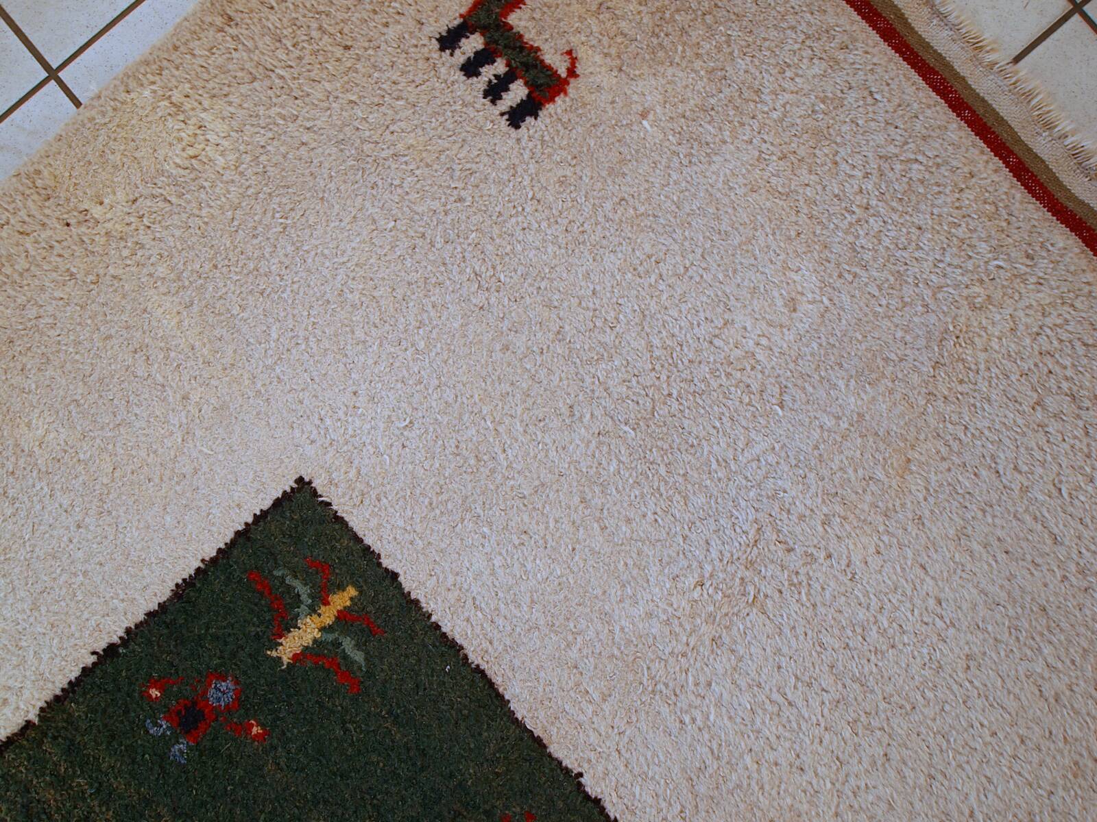 Tapis vintage fait main Gabbeh du Moyen-Orient 140cm x 215cm (1960s)