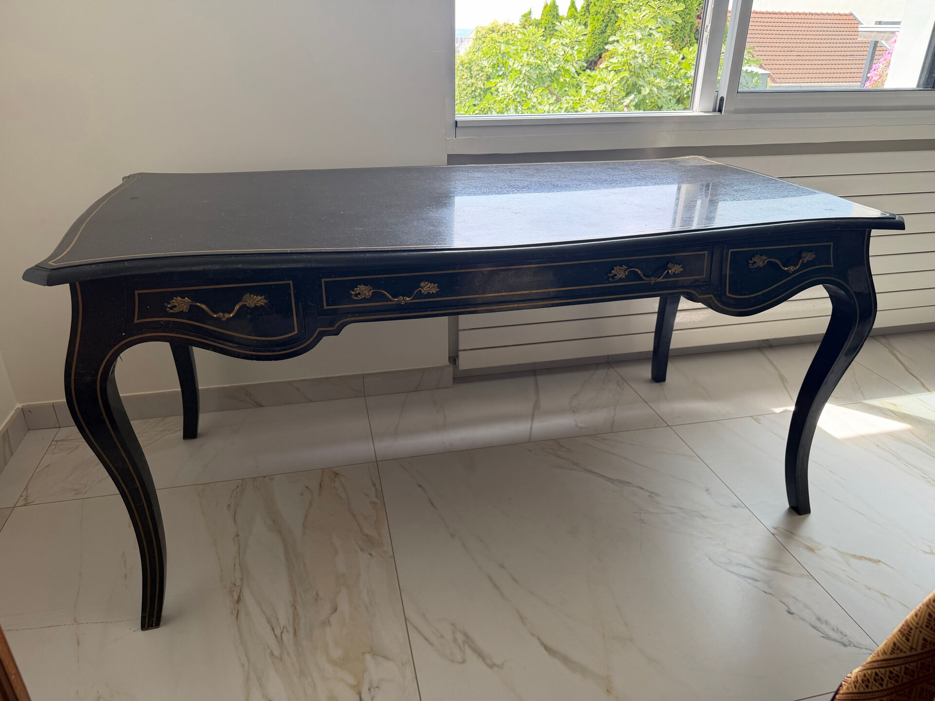 Bureau de direction Maitland-Smith – Marqueterie de marbre – 160 cm