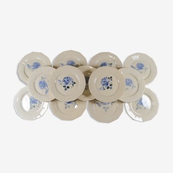 Lot de 13 assiettes plates faïence de Digoin Sarreguemines motifs roses bleues