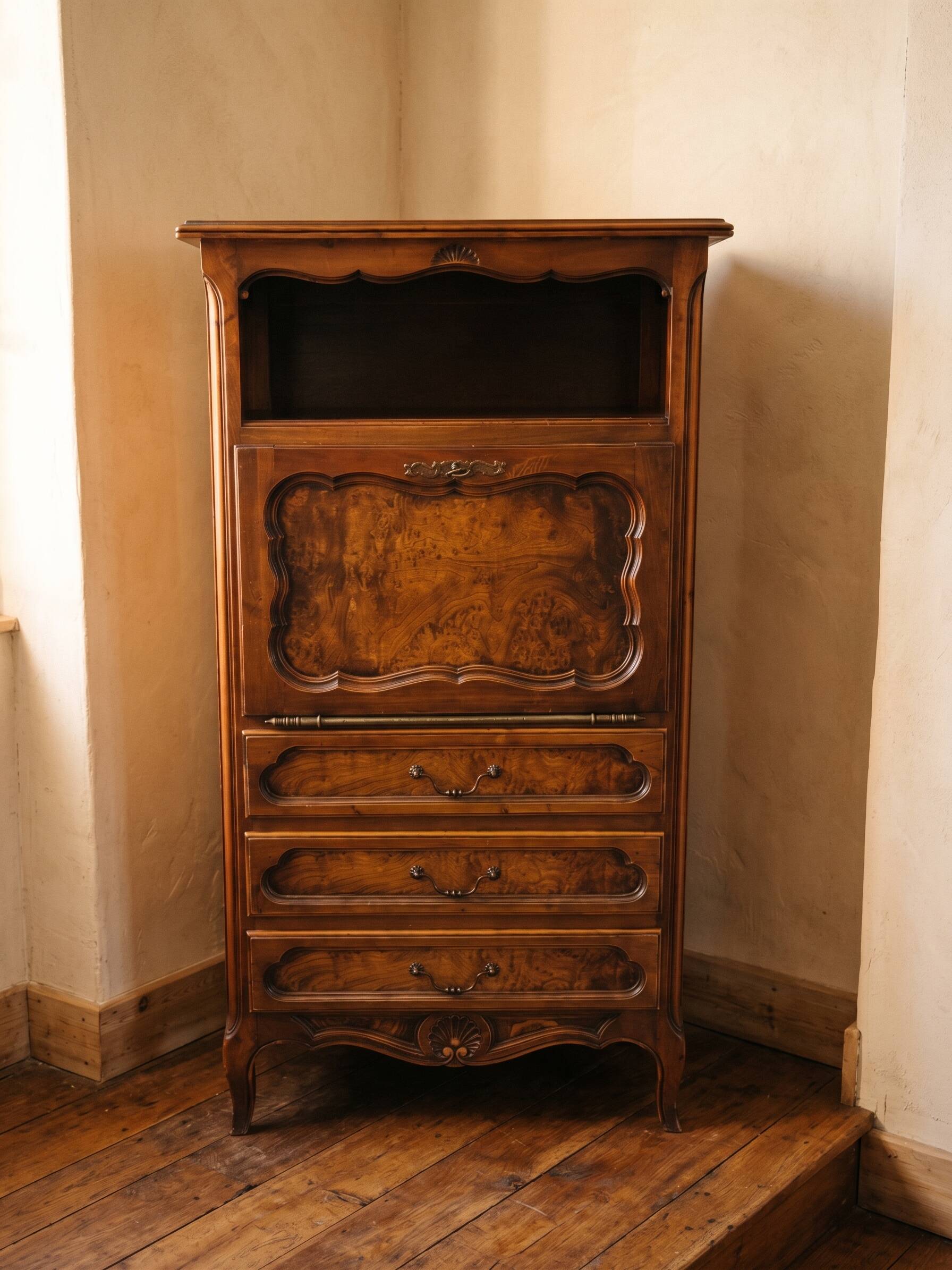 Secrétaire en bois et loupe d’orme style Bressan