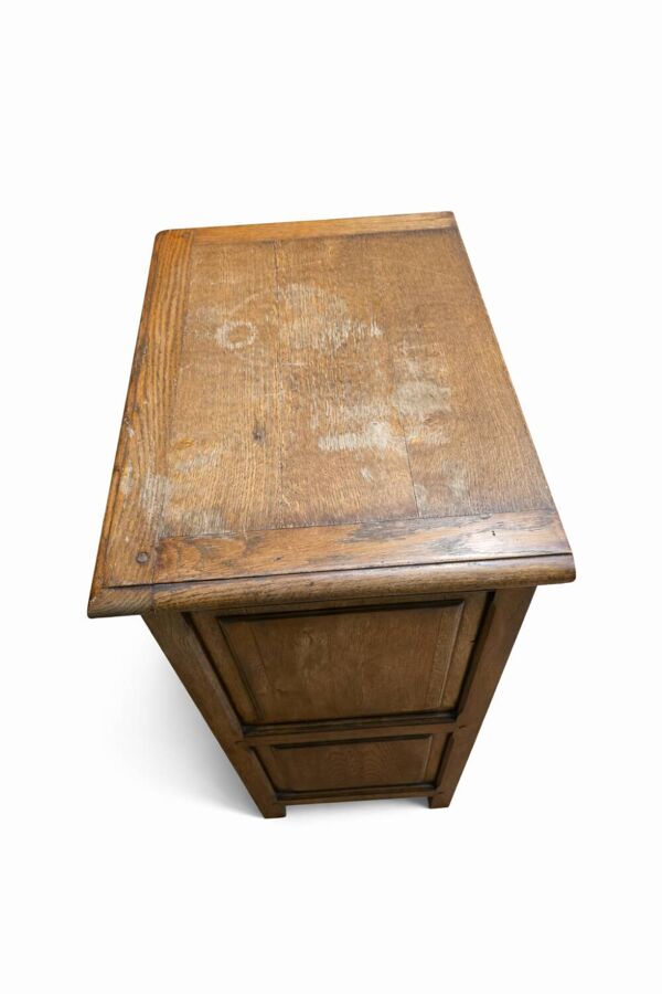 Petit confiturier ancien en chêne massif, une porte et un tiroir