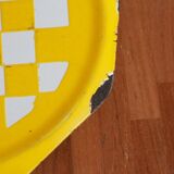 Enamelled metal underside