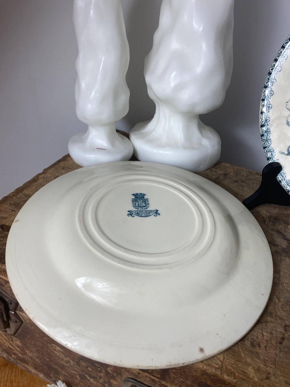 Giens Iron Earth Plates