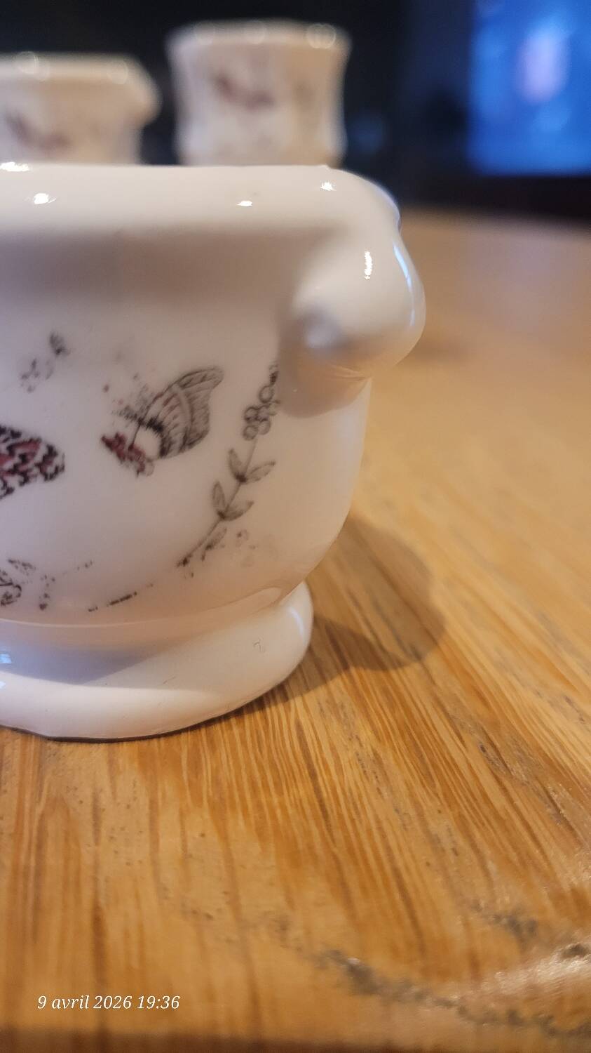 7 porcelain egg cups
