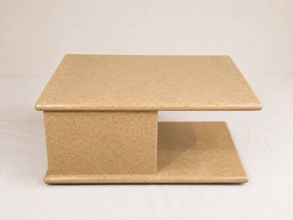 Table d’appoint signé Jean-Claude Mahey bois et résine mouchetée beige