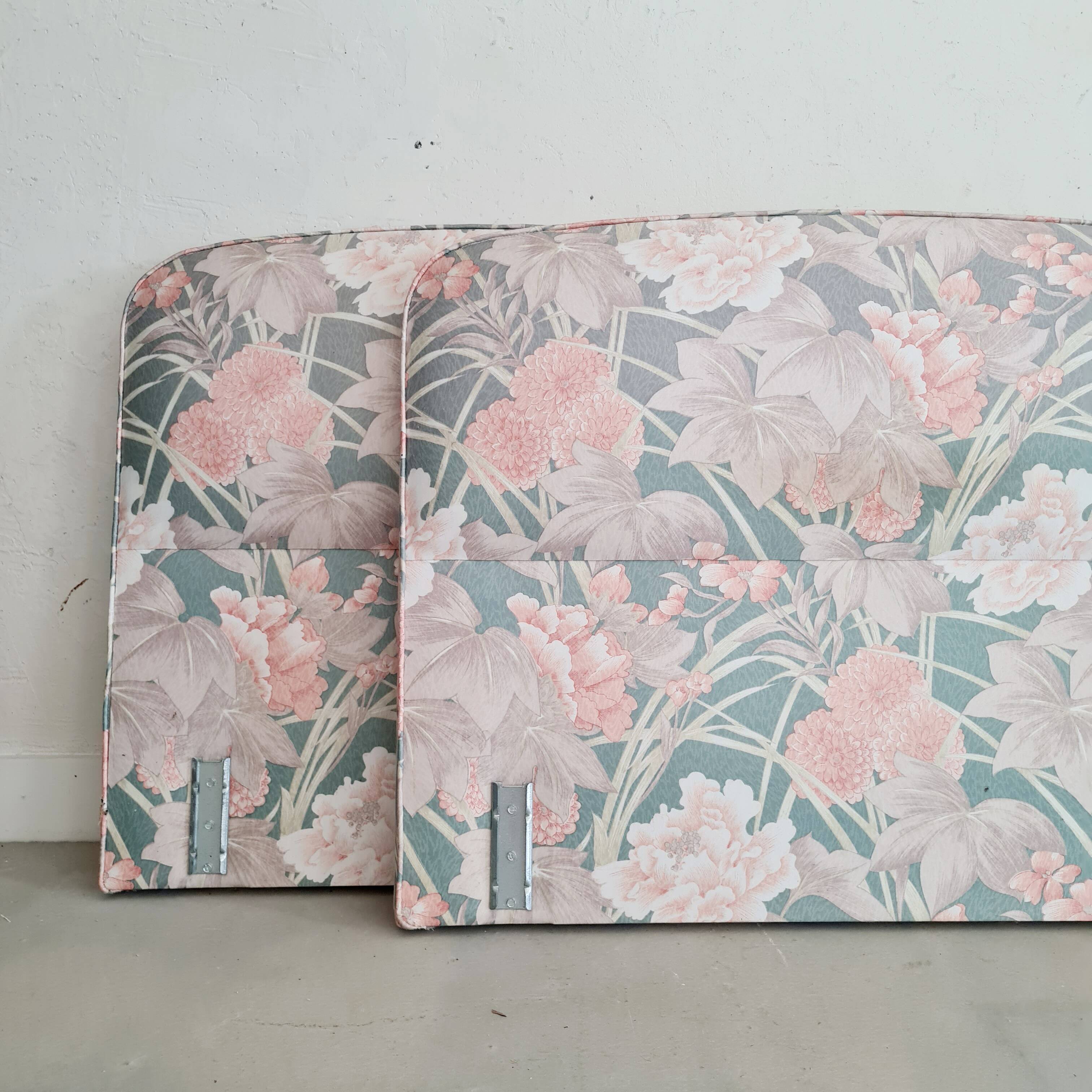 Têtes de lit paire vintage fleuries rose