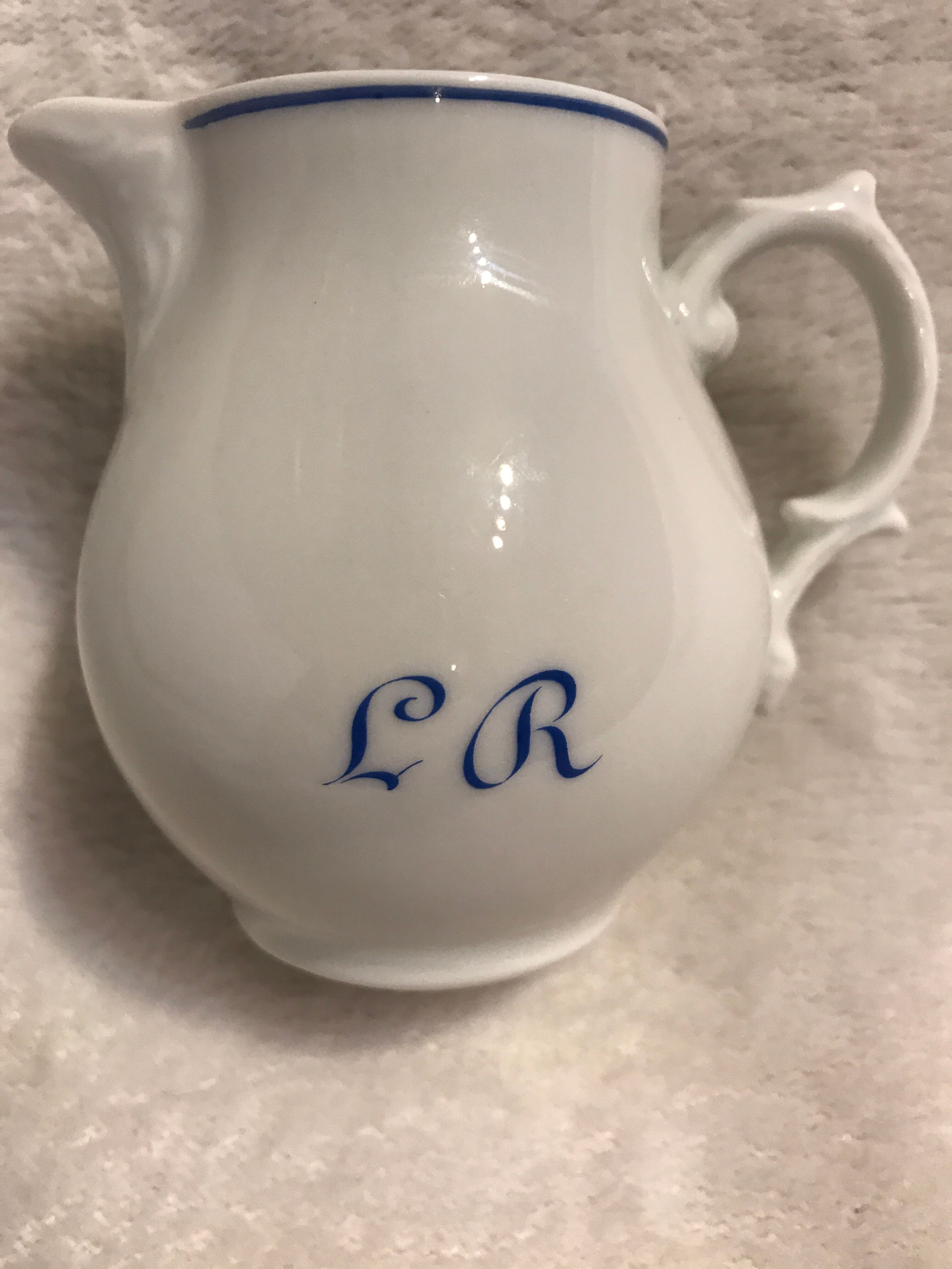 Pot à lait monogrammé