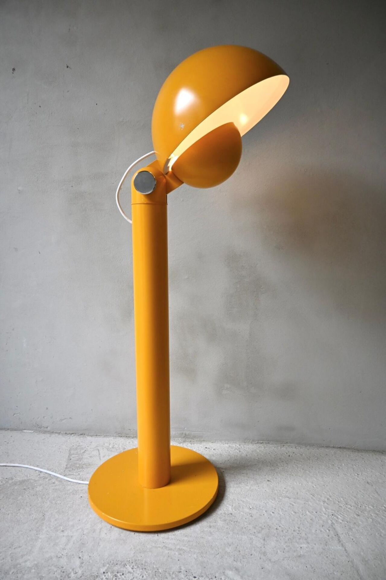 Lampadaire Cuffia par Francesco Buzzi pour Bieffeplast en jaune