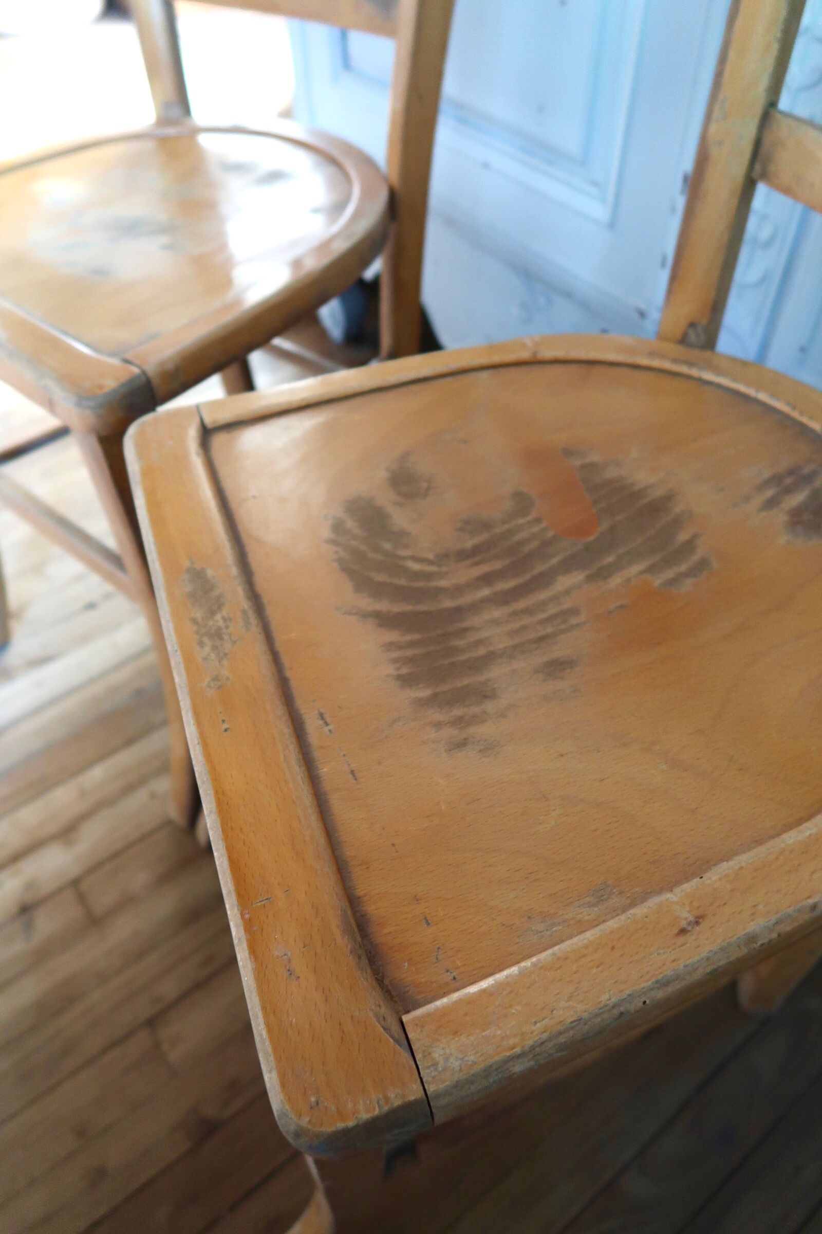 Lot de 2 chaises bistrot en bois