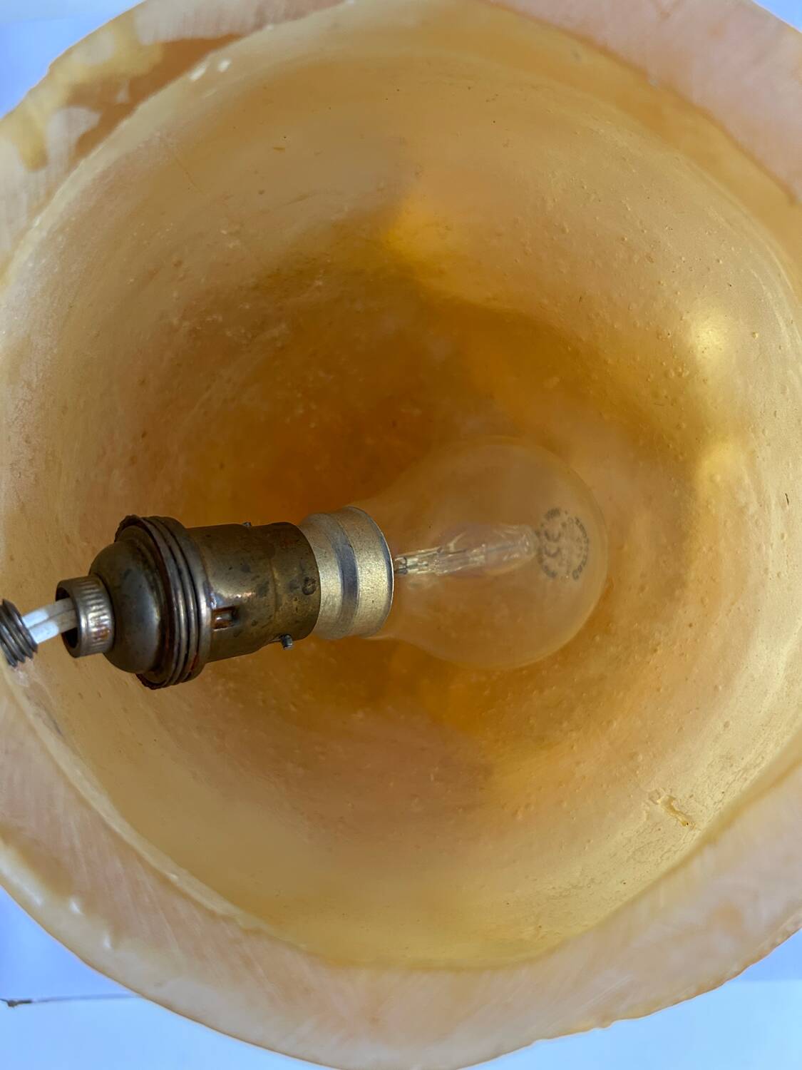 Original amber orange resin lamp in the shape of a cabbage, dating from the years.