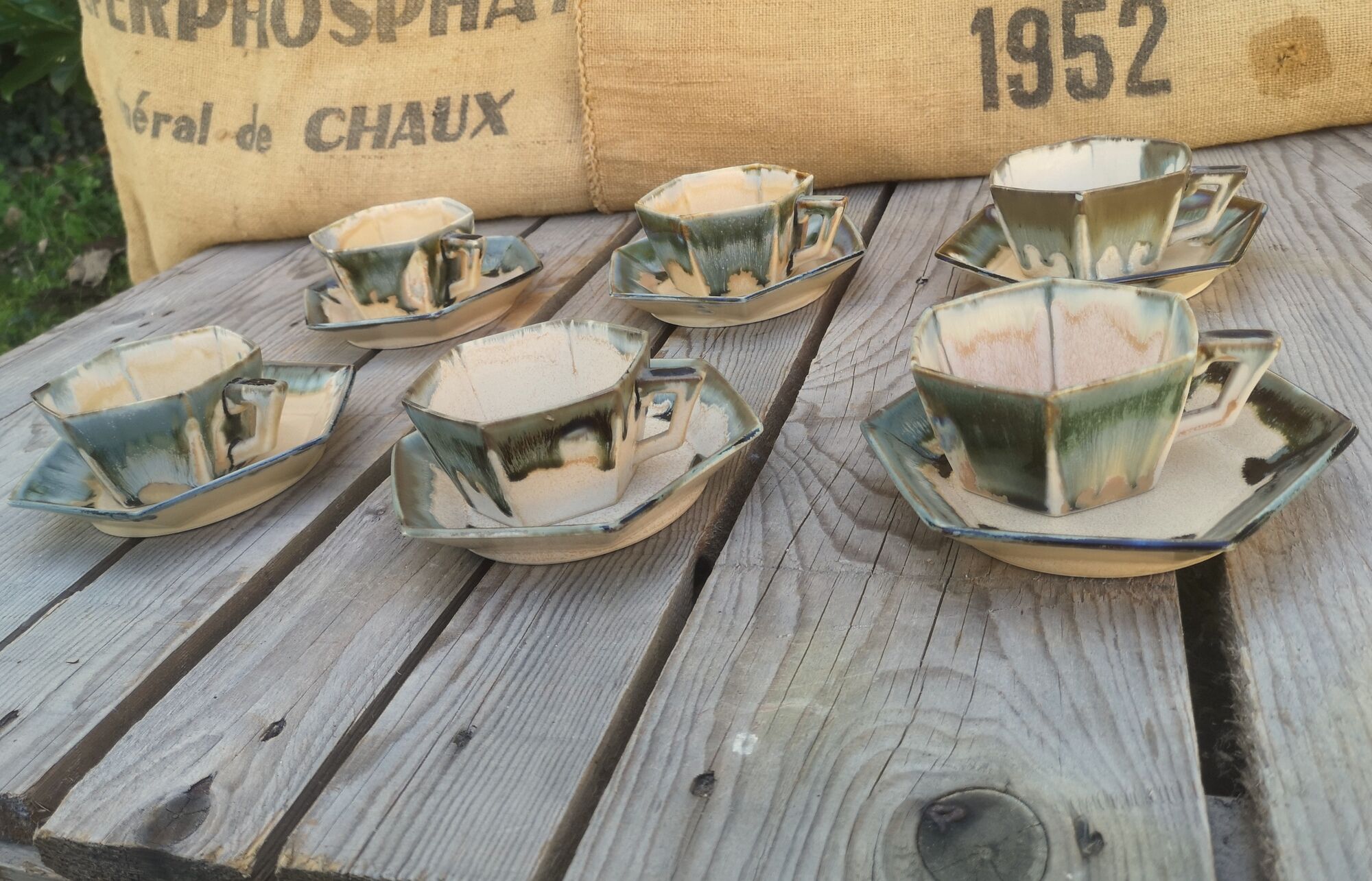 Set of 6 coffee cups with morvan sandstone saucers