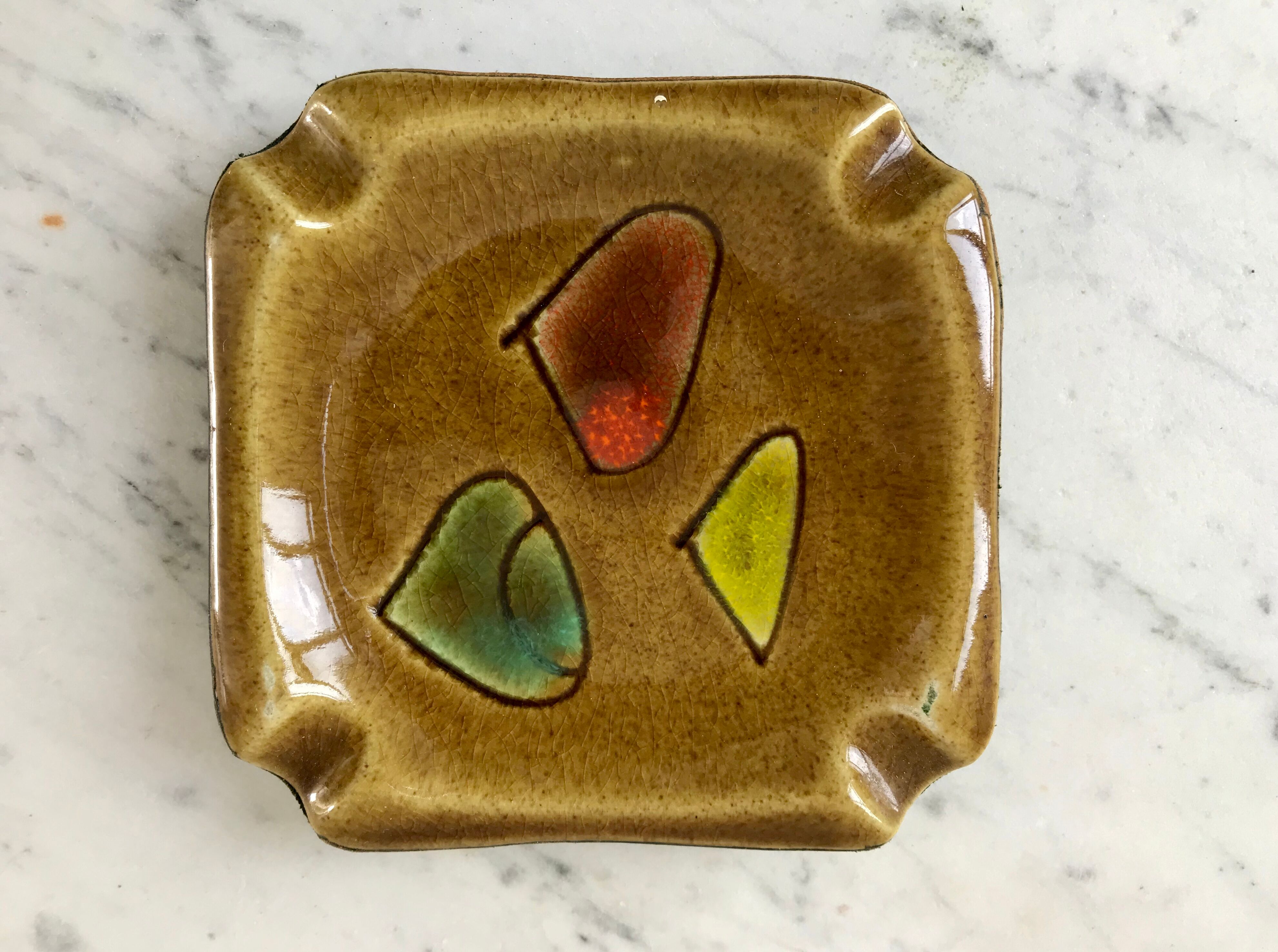 Ashtray abstract in ceramic and leather 50s-60s