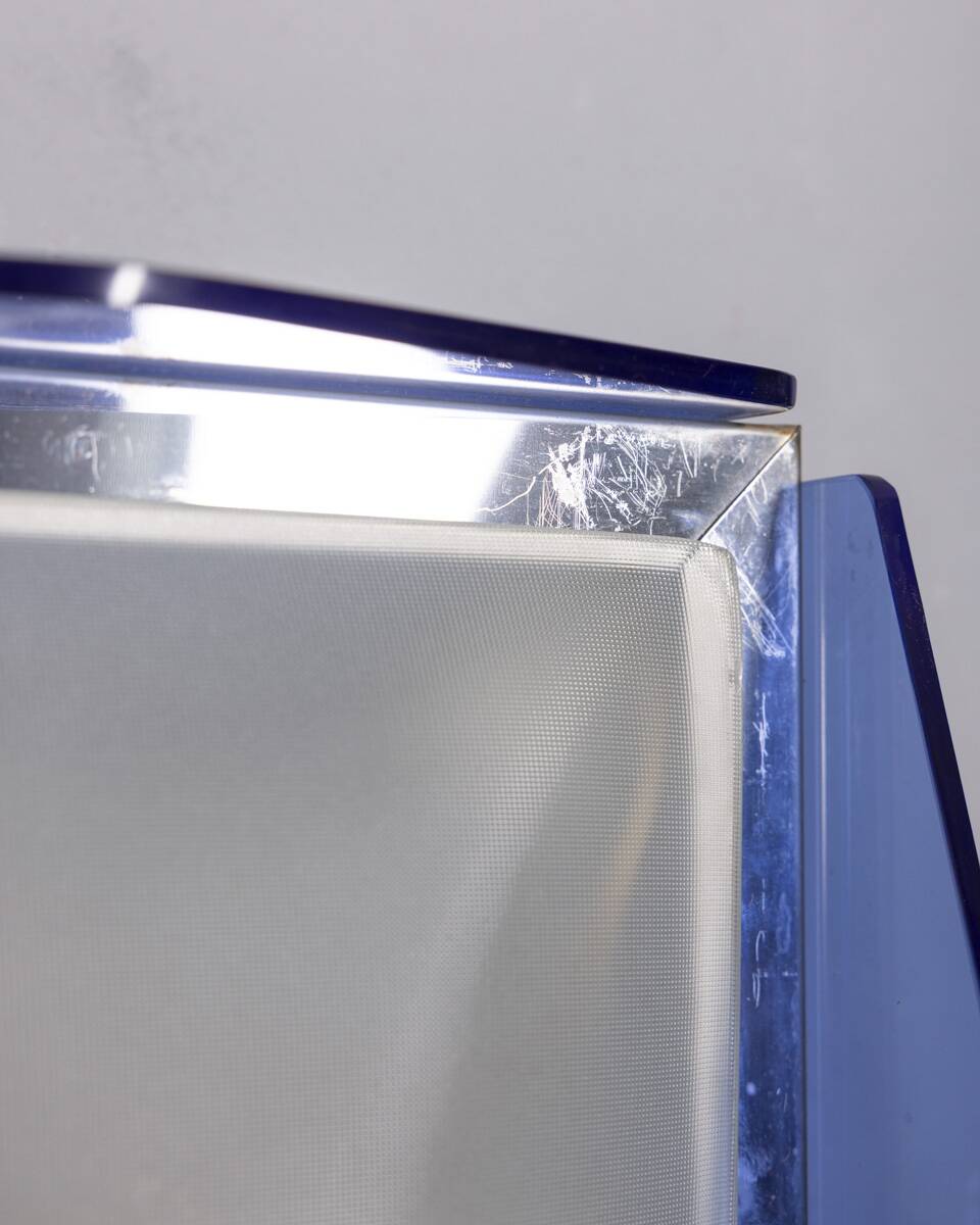 Lampe de plafond en verre bleu au design italien des années 1970.