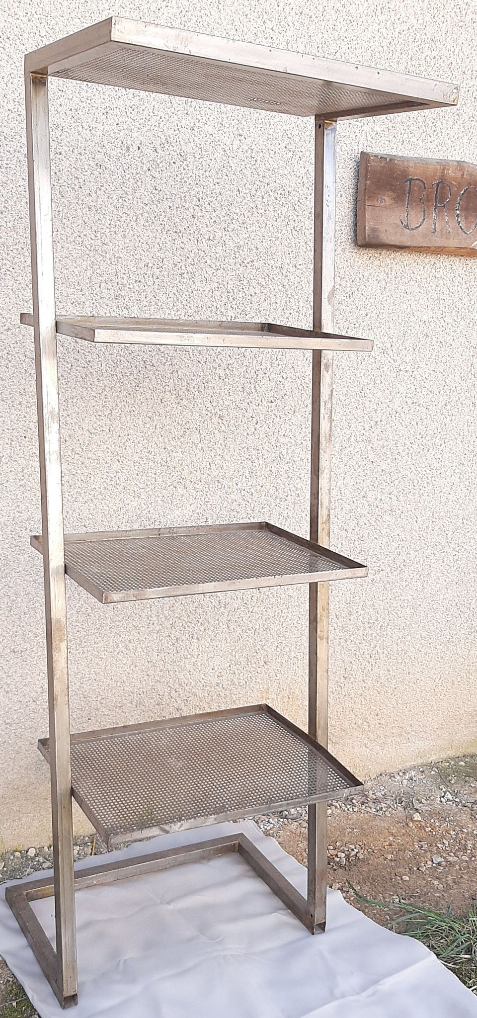 Industrial zigzag shelf in perforated metal