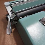 Olivetti lettera 32 green typewriting machine 1960s like new