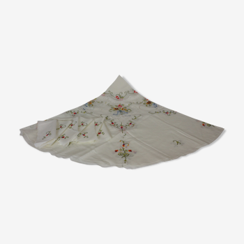 Round tablecloth embroidered colored flowers with 8 napkins