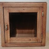 Wall or bevelled glass display case