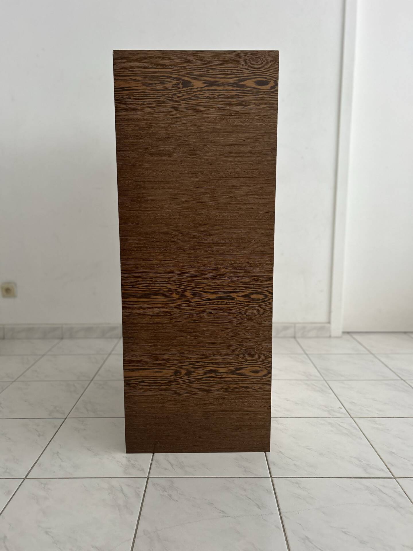 Vintage chest of drawers in wenge wood with 6 drawers.
